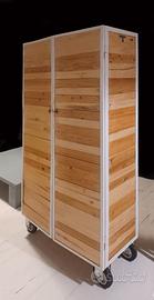 Armadio ferro e legno industrial design