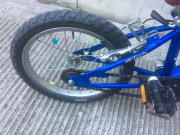 Splendida Mountain bike della Silverstar. Ruote 16