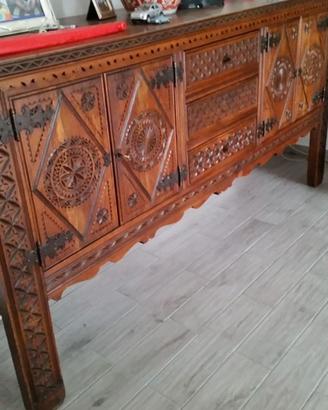 Credenza stile Valvaraita