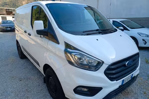 Ford Transit Custom 2023 **DISTRIBUZIONE DI GOMMA 