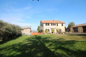 APPARTAMENTO PIANO TERRA CON GIARDINO