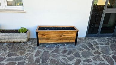 Fioriera in legno