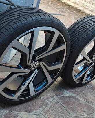 Coppia di Gomme 225/35/R19 estive