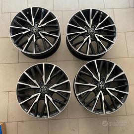 Cerchi 18 Black Machined Toyota Yaris Cross