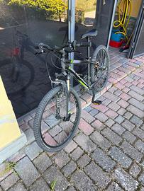 MTB B-Twin Rockrider 340 cerchi da 24” come nuova