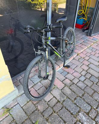 MTB B-Twin Rockrider 340 cerchi da 24” come nuova