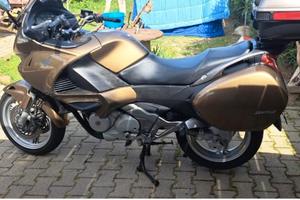 Honda deauville NT 700 V