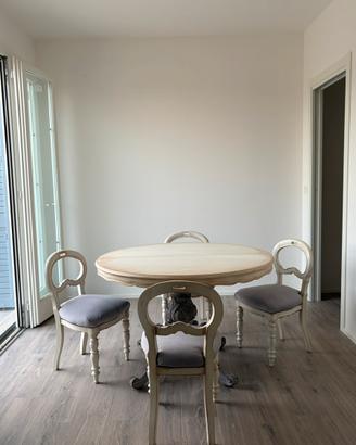 Tavolo e 4 sedie antiche restaurate shabby chic