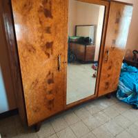 armadio, comò e testiera vintage 