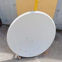 Parabola con illuminatore a 4 uscite e sostegno