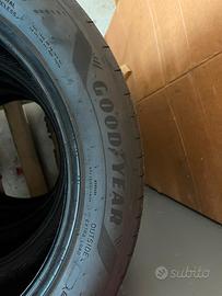 Pneumatici nuovi Goodyear 235/50/18
