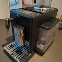 Macchina da caffè automatica DeLonghi Rivelia