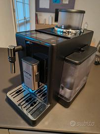 Macchina da caffè automatica DeLonghi Rivelia