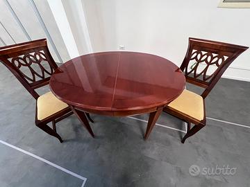 Tavolo allungabile in legno massello + 2 sedie