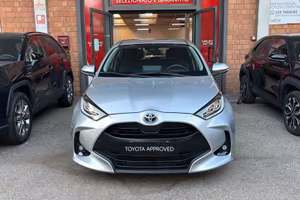 Toyota Yaris Hybrid Trend MY22