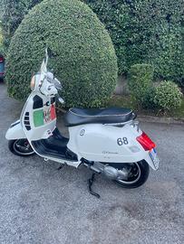 Piaggio Vespa 300 GTS - 2012
