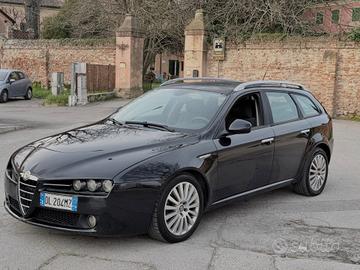 Alfa Romeo 159 1.9 JTDm 16V Sportwagon Distinctive