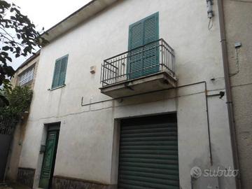 Casa indipendente di 200 m² con più di 5 locali e 