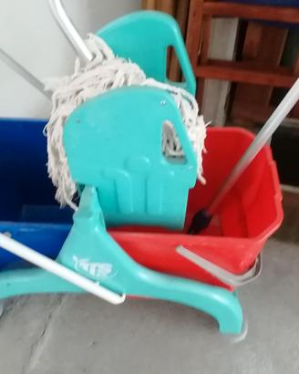 Carrello professionale lavapavimenti con mocio