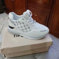 Scarpa donna ginnastica  n 38 nuove