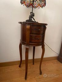 Tavolino tondo classico con due cassetti