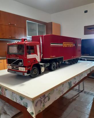 Camion poker  Volvo rimorchio Ferrari