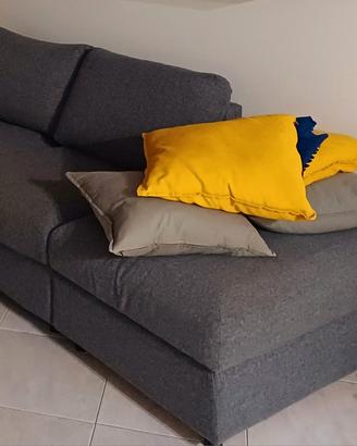 Divano VIMLE IKEA con poggia piedi contenitore
