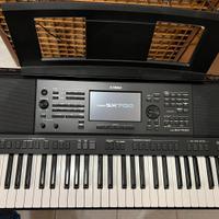 Tastiera Yamaha PSR-SX 700