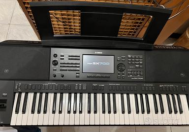 Tastiera Yamaha PSR-SX 700