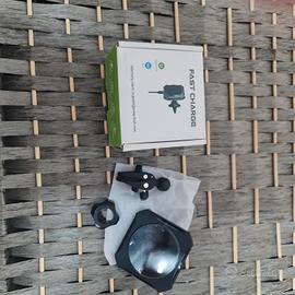 Caricabatteria auto wireless.  Magnetico