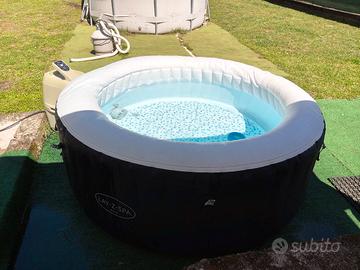 Piscina Idromassaggio da 4 Persone 