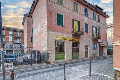 3 LOCALI A CIVITAVECCHIA