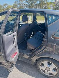 auto in buone condizioni con gomme cambiate da 
