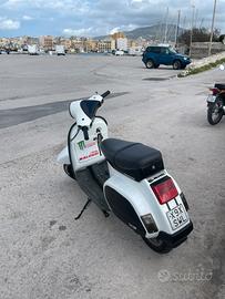 Vespa hp4 50
