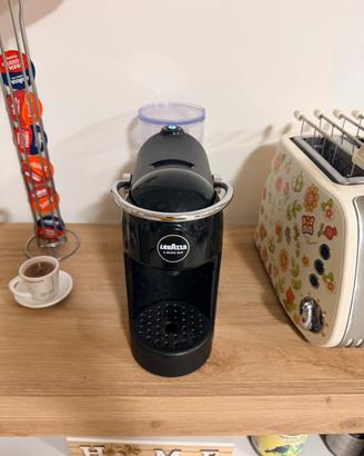 Macchina del caffè lavazza a modo mio