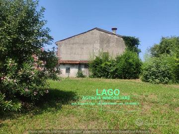 Rustico / Casale di 300 m² con più di 5 locali a Z