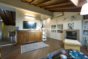 ATTICO TRILOCALE CON TERRAZZO IN VIA VIRGILIO!