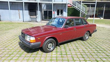 Volvo 240 GL Sedan