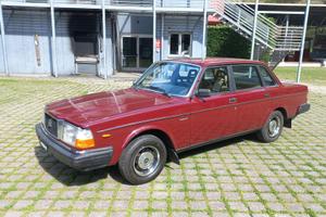 Volvo 240 GL Sedan