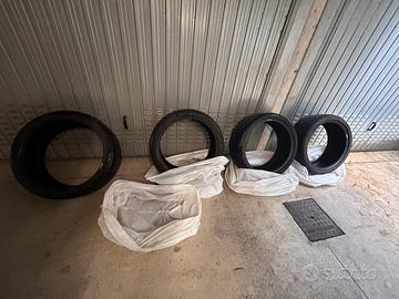 Gomme 245/35/19 Nitto