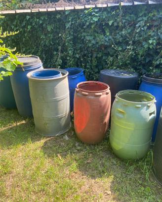 Bidoni per la raccolta dell’acqua piovana