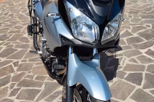 Moto suzuki vstrom 650 del 2004