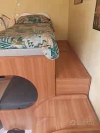 Cameretta soppalco con corridoio più scala