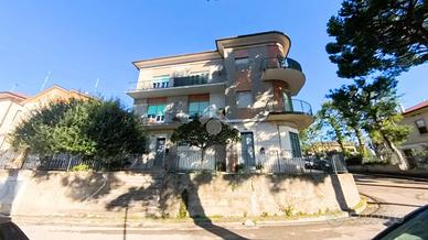 4 LOCALI A CIVITANOVA MARCHE