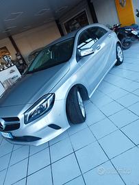 autovettura Mercedes Benz 