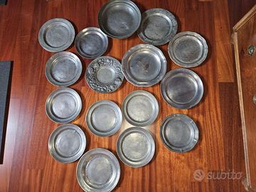 Lotto 16 Piatti in Peltro Antico e Vintage