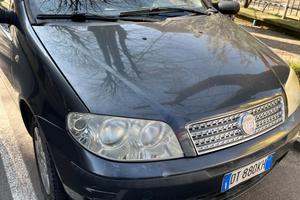 ⸻  Fiat Punto a metano – economica e ancora perfe