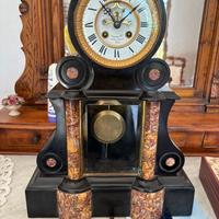 Orologio a pendolo antico in marmo nero