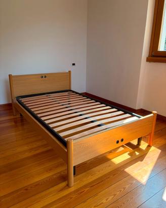 Letto piazza e mezza in legno con rete a doghe