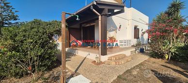 FAVIGNANA - Zona Cala Azzurra - Villino + terreno